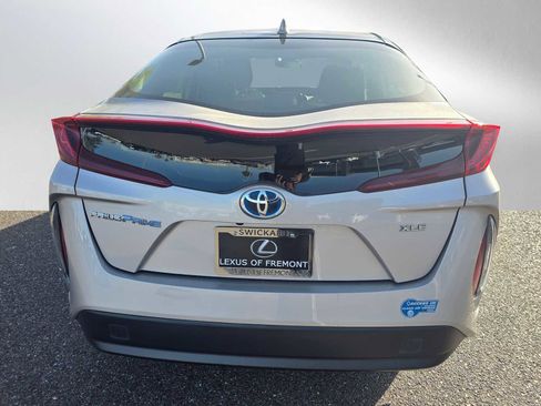 Used 2021 Toyota Prius Prime XLE image 4
