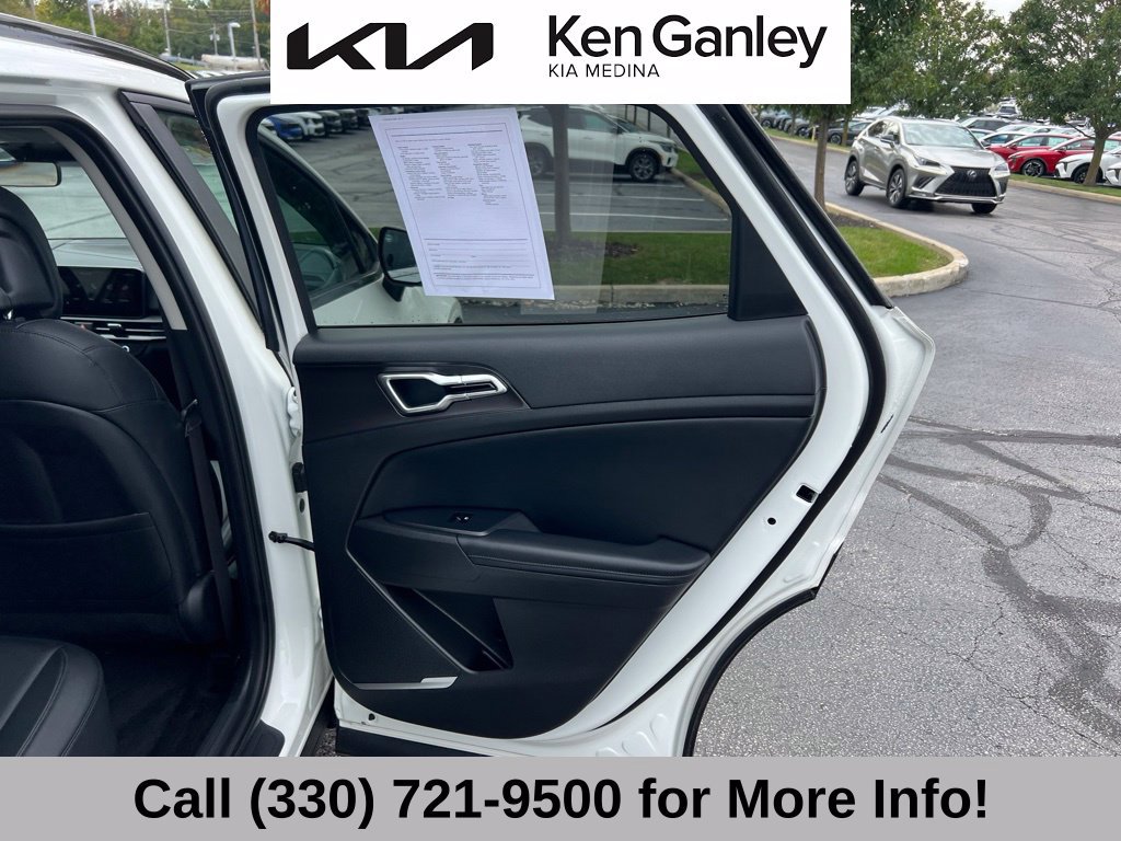 Certified 2026 Kia Sportage EX w/ EX Panoramic Sunroof Package AWD/4WD image 53