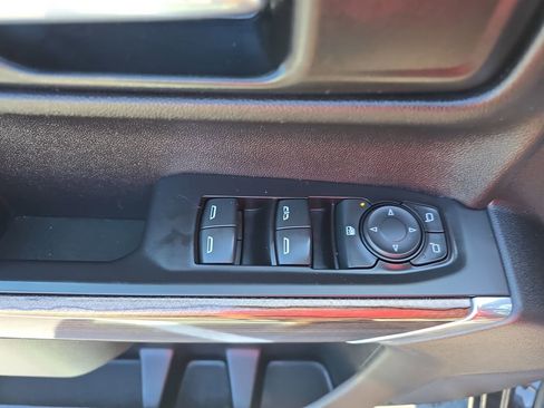 Used 2021 Chevrolet Silverado 1500 LT image 29