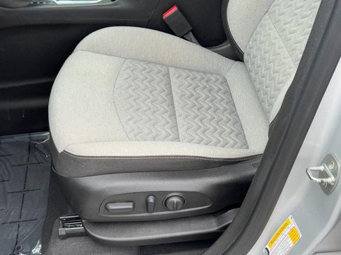Used 2022 Chevrolet Equinox LT FWD image 22