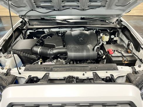 Used 2021 Toyota Tacoma TRD Sport w/ TRD Premium Sport Package AWD/4WD image 25