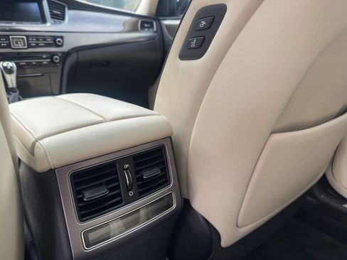 Used 2014 Hyundai Equus Signature image 9