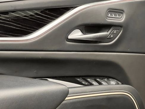 Used 2024 Cadillac Escalade V w/ LPO, ONYX Package image 25