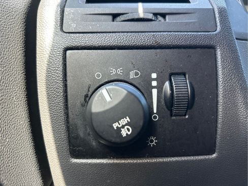 Used 2010 Dodge Challenger SE RWD image 25