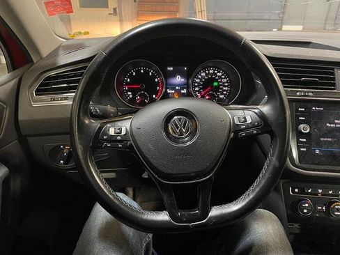Used 2019 Volkswagen Tiguan SE w/ Panoramic Sunroof Package image 35