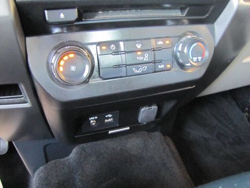 Used 2015 Ford F150 XLT image 43