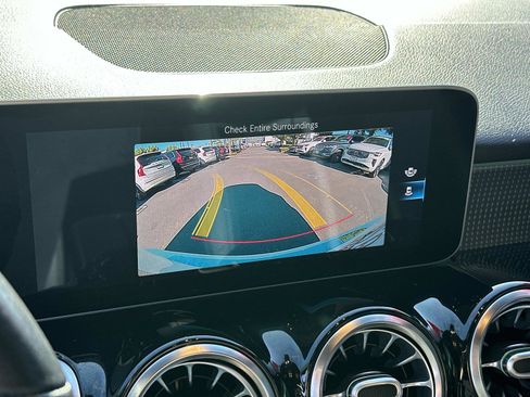 Used 2021 Mercedes-Benz GLB 250 image 13