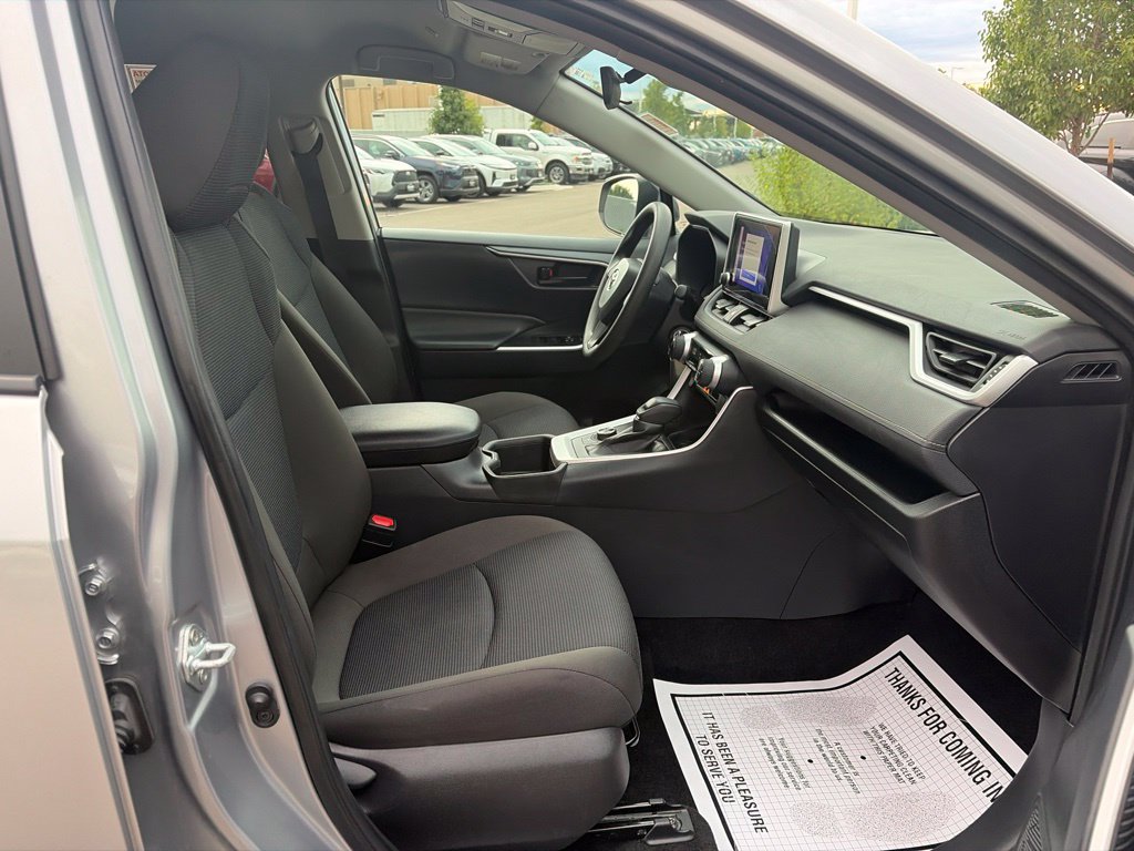 Used 2025 Toyota RAV4 LE AWD/4WD image 11