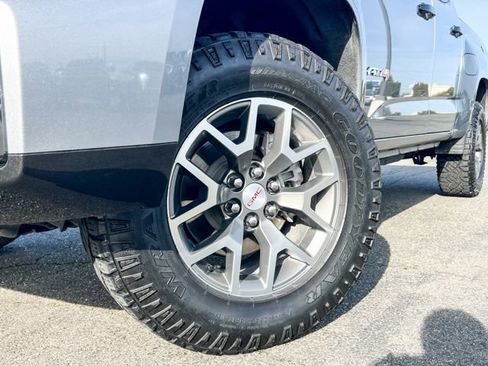 Used 2022 GMC Canyon AT4 image 28