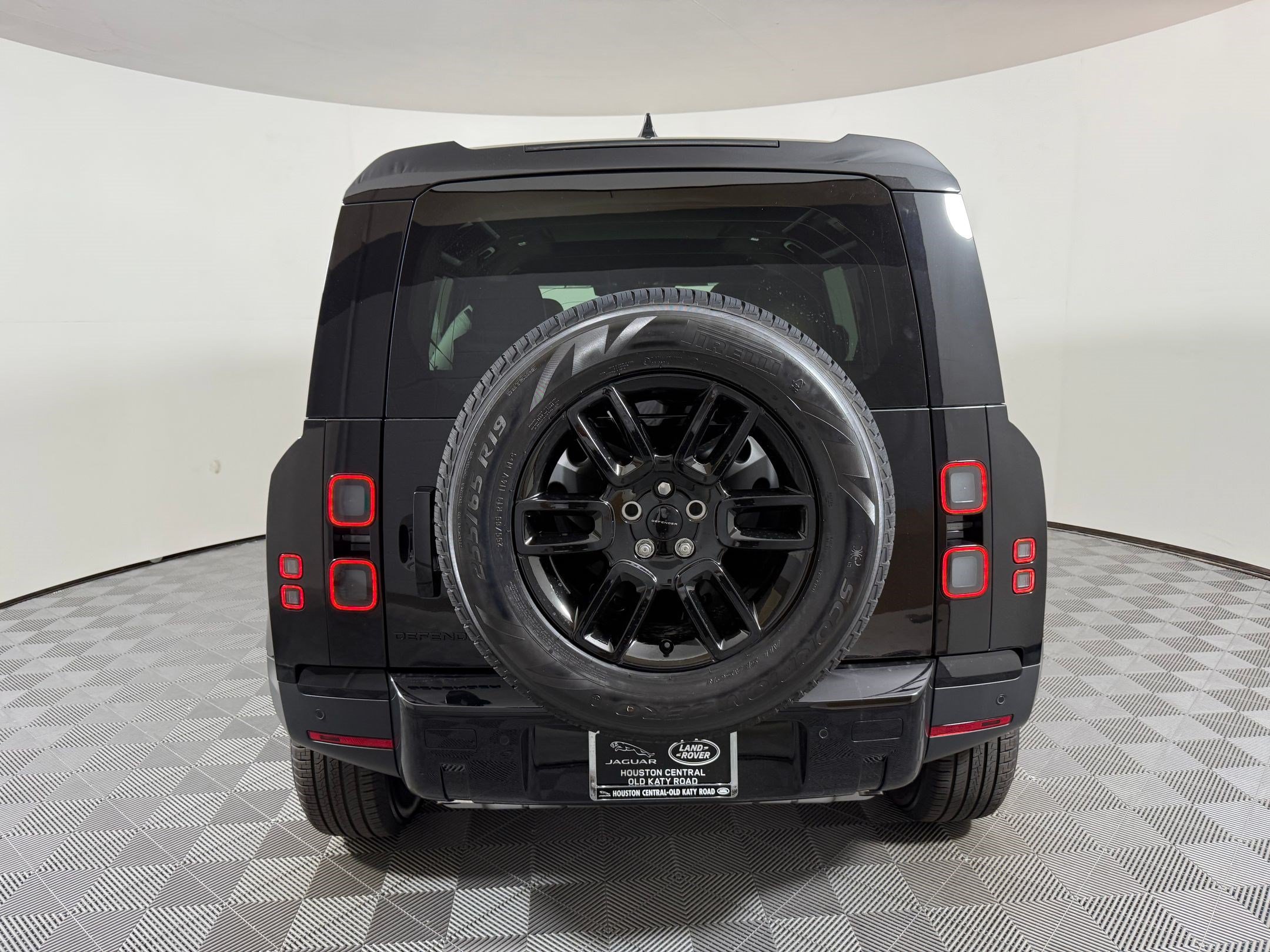 New 2026 Land Rover Defender 110 S AWD/4WD image 10