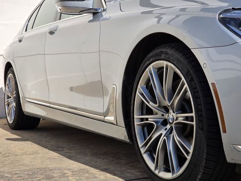 Used 2019 BMW 750i w/ Executive Package image 44