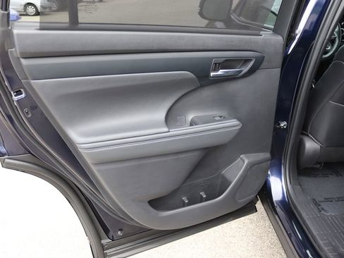 Used 2023 Toyota Highlander XSE AWD/4WD image 31
