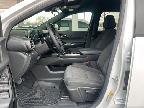 Used 2025 Chevrolet Equinox LT image 25