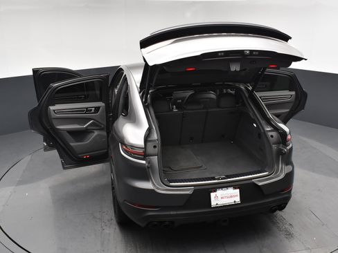 Used 2021 Porsche Cayenne S w/ Premium Package Plus AWD/4WD image 23