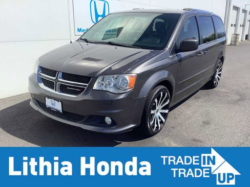Used 2017 Dodge Grand Caravan SXT FWD image 1