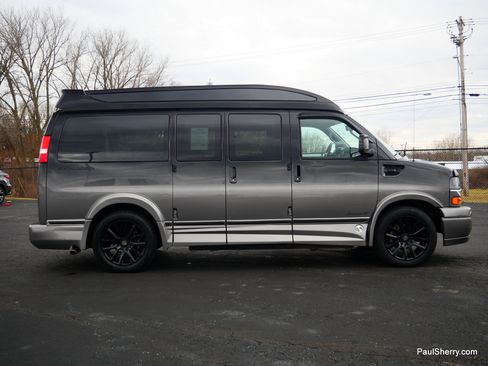 Used 2021 Chevrolet Express 2500 LS w/ Enhanced Convenience Package image 17