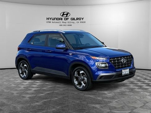 Used 2022 Hyundai Venue SEL image 3