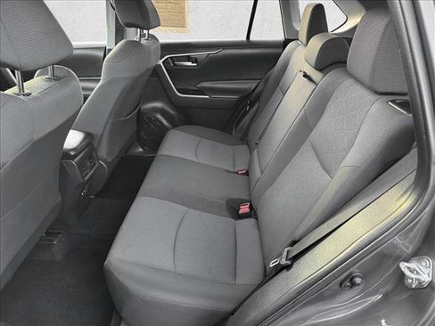 Used 2025 Toyota RAV4 XLE image 17