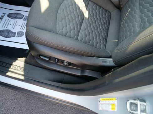 Used 2019 Chevrolet Equinox LT AWD/4WD image 16