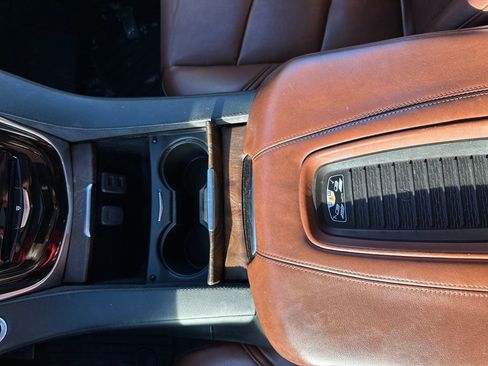 Used 2019 Cadillac Escalade Luxury image 16