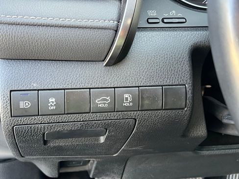 Used 2023 Toyota Camry SE image 25