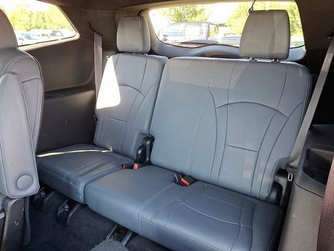 Used 2024 Buick Enclave Premium image 16