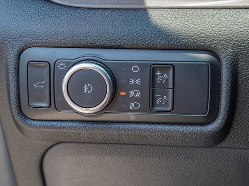 Used 2023 Ford Explorer Limited image 30