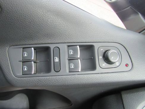 Used 2017 Volkswagen Tiguan Wolfsburg Edition image 33