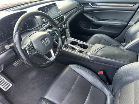 Used 2018 Honda Accord Sport image 9