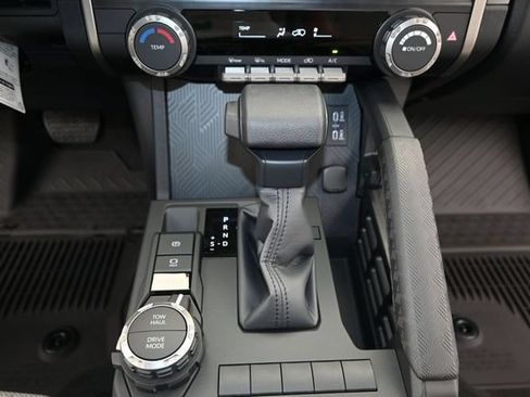New 2026 Toyota 4Runner SR5 AWD/4WD image 8