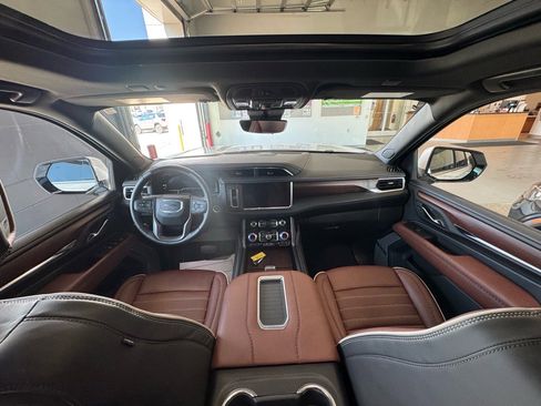 Used 2024 GMC Yukon XL Denali Ultimate image 19