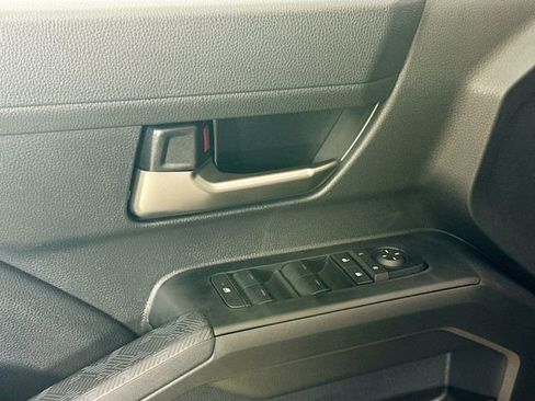 Used 2025 Toyota Tacoma TRD Off-Road image 17