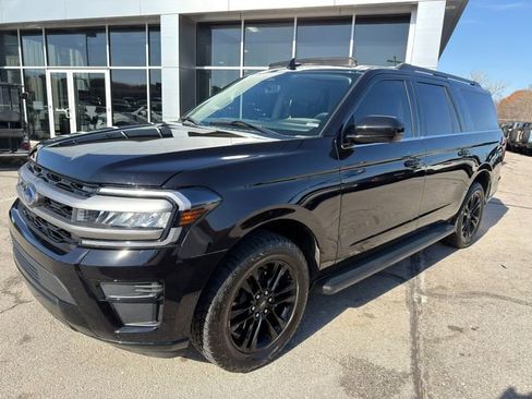 Used 2024 Ford Expedition Max XLT image 3