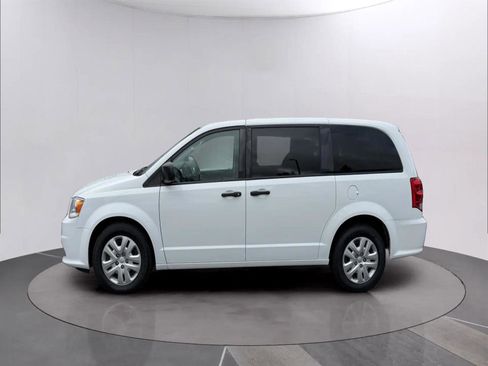 Used 2019 Dodge Grand Caravan SE w/ UConnect Hands-Free Group image 3