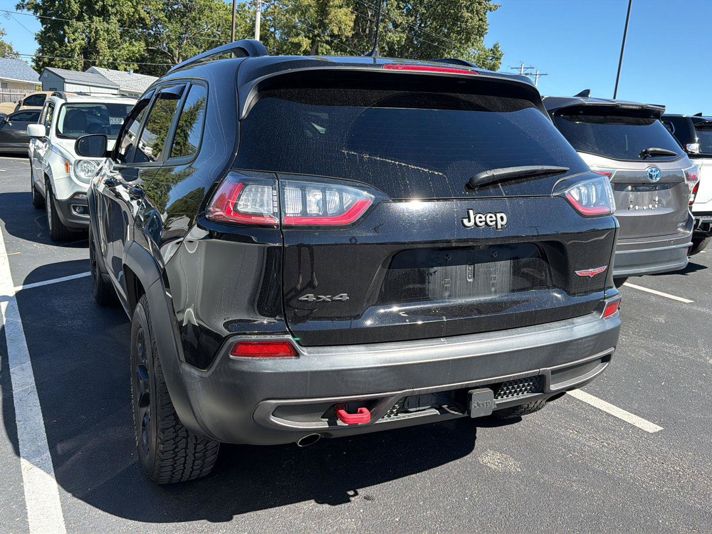 Used 2022 Jeep Cherokee Trailhawk w/ Comfort/Convenience Group AWD/4WD image 3