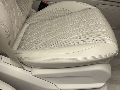 Used 2022 Mercedes-Benz G 550 image 46