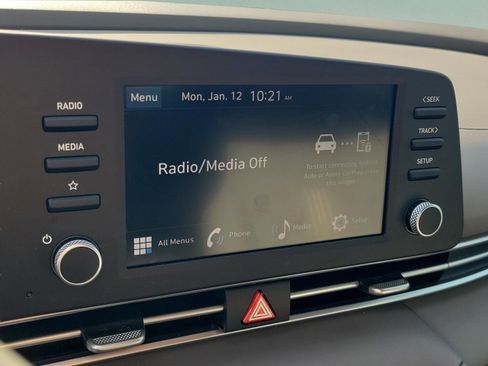 Used 2025 Hyundai Elantra Sport image 25