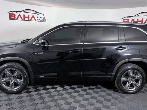 Used 2019 Toyota Highlander Limited Platinum AWD/4WD image 3