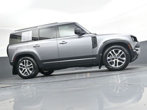 Used 2020 Land Rover Defender 110 SE AWD/4WD image 35