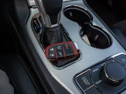 Used 2018 Jeep Grand Cherokee Trackhawk AWD/4WD image 25
