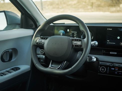 New 2026 Hyundai Ioniq 5 SE AWD/4WD image 15