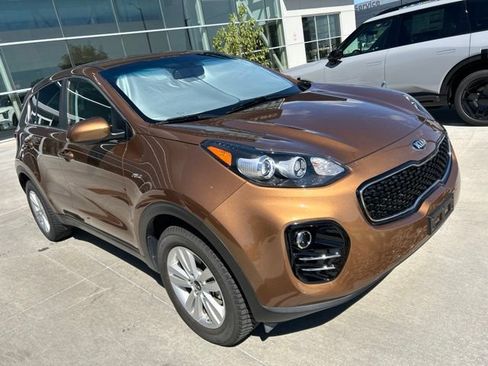 Used 2019 Kia Sportage LX AWD/4WD image 2