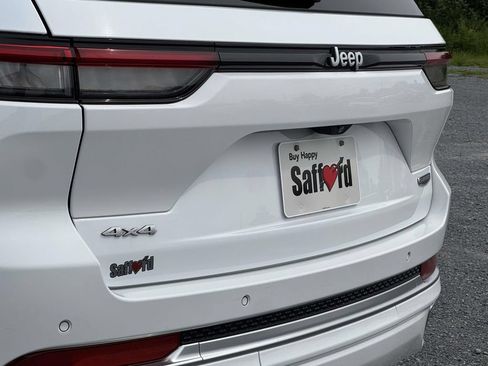 Used 2022 Jeep Grand Cherokee Summit AWD/4WD image 11