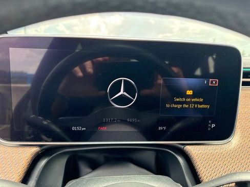 Used 2023 Mercedes-Benz EQE 500 4MATIC Sedan image 5