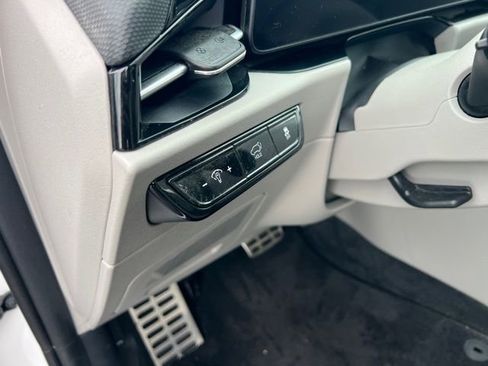 Certified 2024 Kia Niro Wave w/ Wave Preserve Package image 19