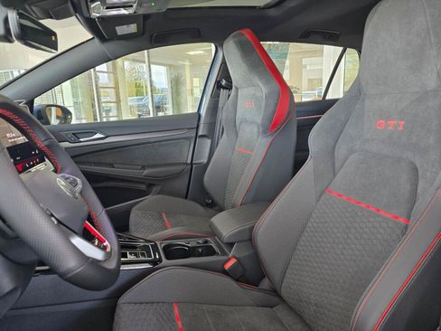 New 2026 Volkswagen GTI SE FWD image 18