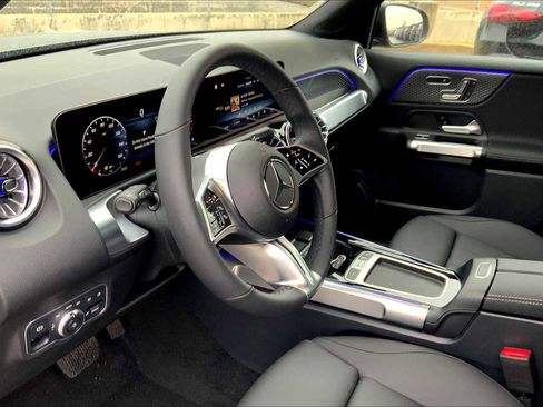 Certified 2025 Mercedes-Benz GLB 250 image 9