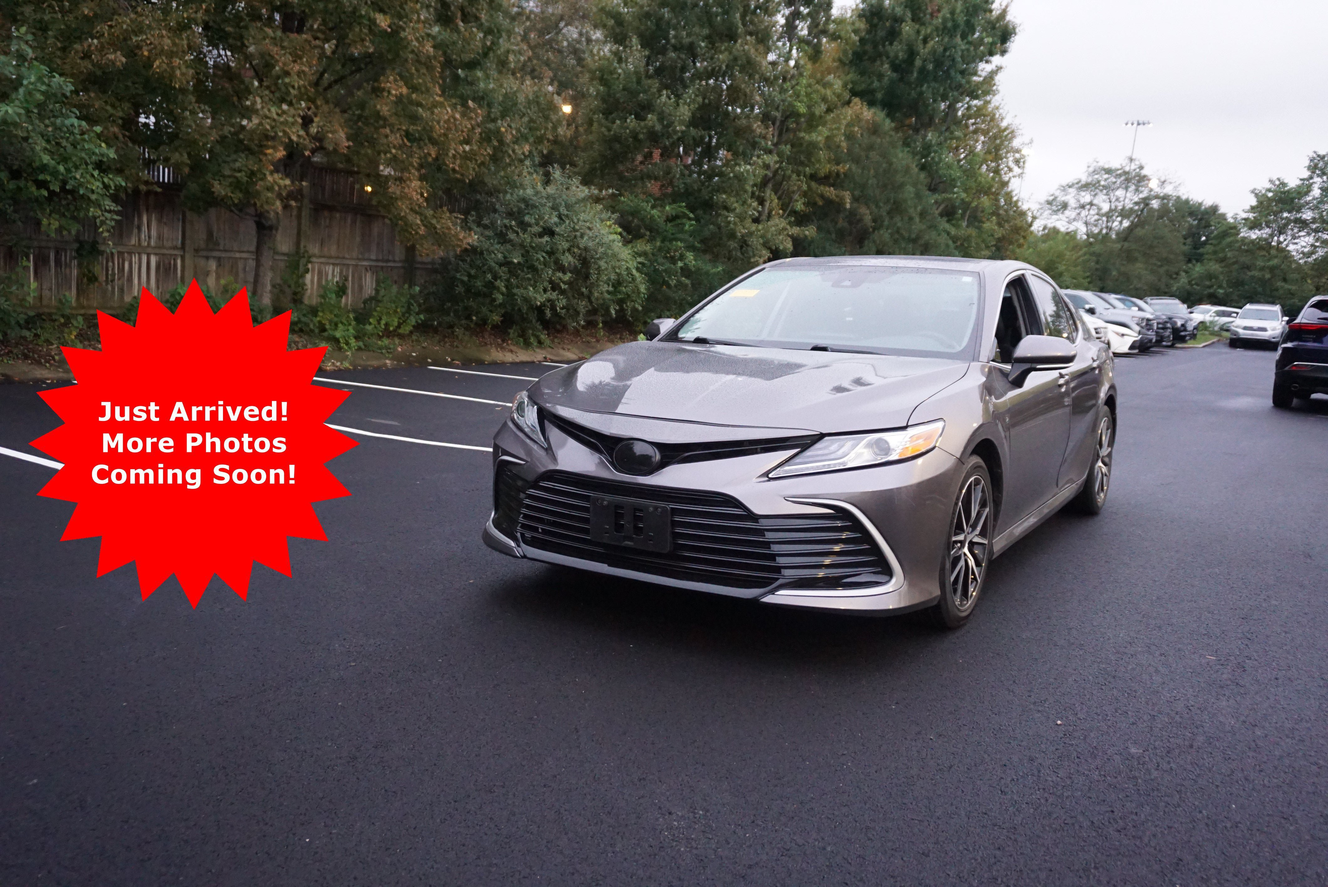 Used 2022 Toyota Camry XLE w/ Cold Weather Package FWD image 1