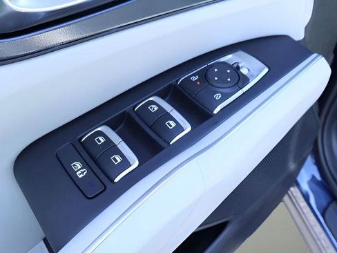 Used 2026 Kia Sorento S FWD image 10