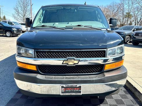 Used 2018 Chevrolet Express 2500 w/ Driver Convenience Package image 9